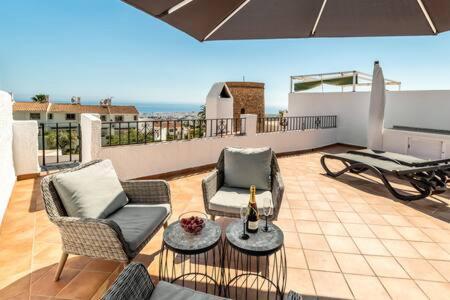 Hermosa Casa Con Terraza E Increibles Vistas Al Mar Y La Montana Nerja Exterior photo